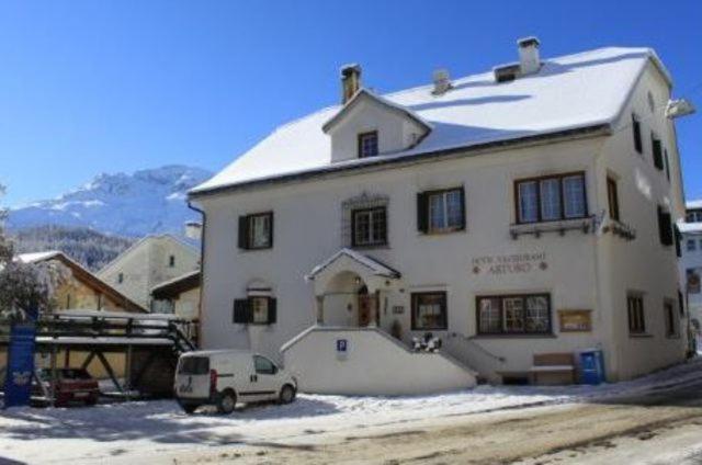 Hotel Arturo Celerina/Schlarigna Buitenkant foto