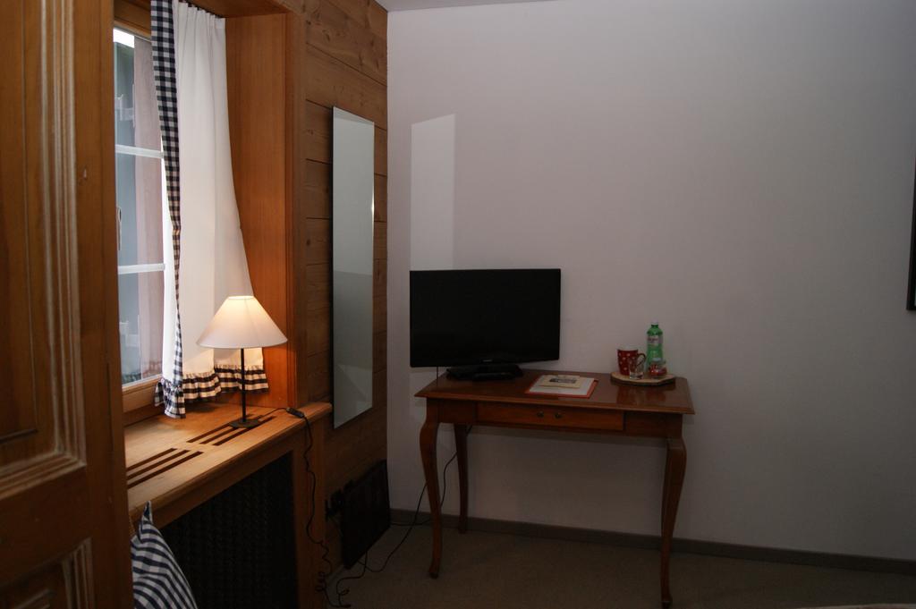 Hotel Arturo Celerina/Schlarigna Buitenkant foto