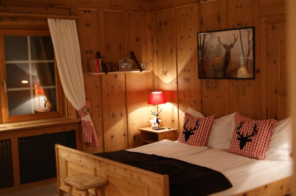 Hotel Arturo Celerina/Schlarigna Buitenkant foto