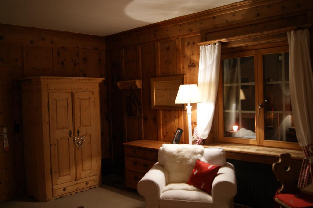 Hotel Arturo Celerina/Schlarigna Buitenkant foto
