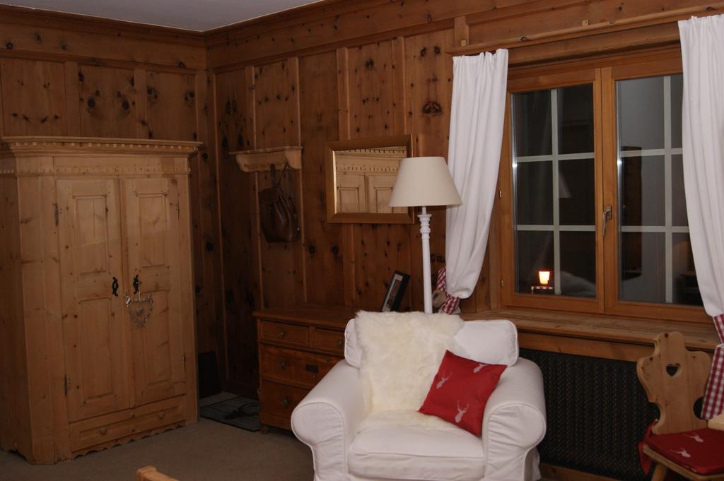 Hotel Arturo Celerina/Schlarigna Buitenkant foto