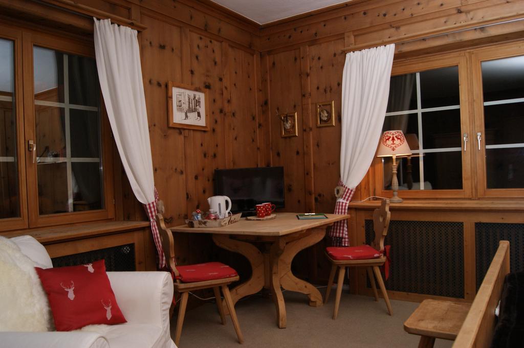 Hotel Arturo Celerina/Schlarigna Buitenkant foto